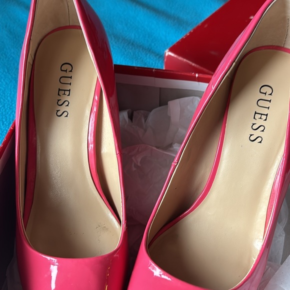 GUESS women platform heels EUC size 8m - Picture 2 of 8